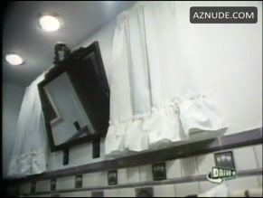 LINNEA QUIGLEY NUDE/SEXY SCENE IN STONE COLD DEAD