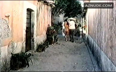 ISAURA ESPINOZA NUDE/SEXY SCENE IN HUEVOS RANCHEROS