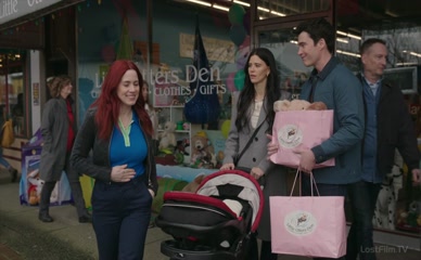 ALICE WETTERLUND NUDE/SEXY SCENE IN RESIDENT ALIEN