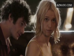 SARA FORESTIER NUDE/SEXY SCENE IN PIRATE TV