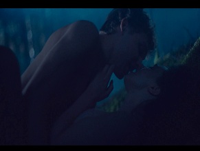 WIKTORIA FILUS in THE WOODS