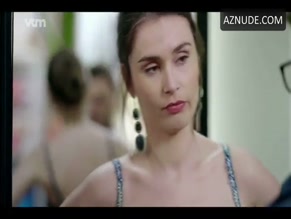 ELISABETH BUNGENEERS in CREME DE LA CREME