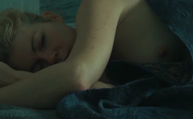 SOPHIE REINHARD in FRIDA
