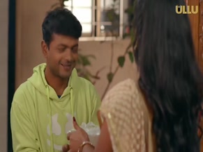BHARTI JHA,JAYSHREE GAIKWAD NUDE/SEXY SCENE IN FAREBI YAAR