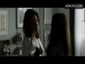 ROBIN WEIGERT in CONCUSSION (2013)