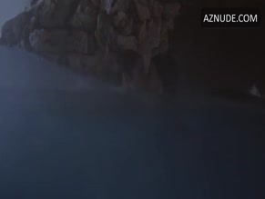 ROXANNE PALLETT in WRONG TURN 6 (2014)