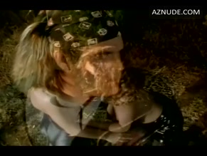 ROXANNE MICHAELS in HELLBLOCK 13 (2000)