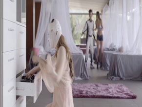 DESIREE POZOS in BELLEZONISMO (2019)