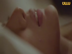 NIKHITA CHOPRA,AAYUSHI JAISWAL NUDE/SEXY SCENE IN KHUL JA SIM SIM