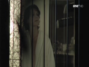 VICTORIA TRAUTTMANSDORFF in BLOCH: VERFOLGT