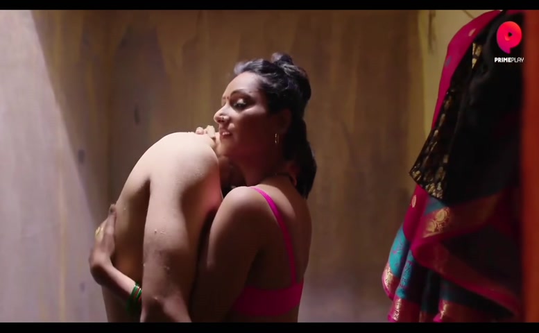 Jayshree Gaikwad Butt, Breasts Scene in Paglet - AZNude
