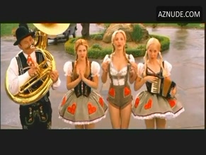 LUCY LIU in CHARLIE'S ANGELS (2000)