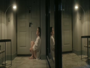 Жасы үлкен, қисық әйелдермен порно