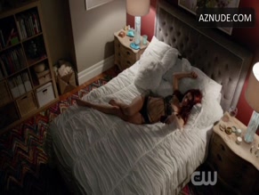 LEANNE LAPP NUDE/SEXY SCENE IN IZOMBIE