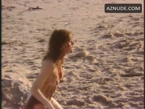 MARY MCKINLEY in BOARDING HOUSE (1982)