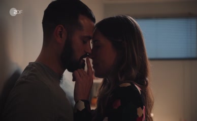 HENRIKE HAHN NUDE/SEXY SCENE IN BETTYS DIAGNOSE