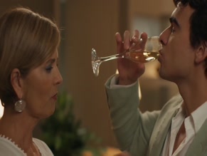 RITA BENDEK in ESCUPIRE SOBRE SUS TUMBAS (2024)