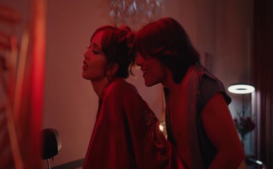 CHIARA FRANCINI NUDE/SEXY SCENE IN PARE PARECCHIO PARIGI