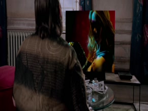 ANGELA SMOLARSKI in LONDON FIELDS (2015)