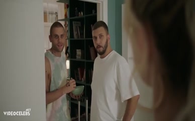 YULIYA DZUTSEVA NUDE/SEXY SCENE IN PYAT S PLYUSOM