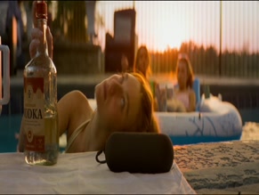 LILAH PATE in THE RUNAROUNDS