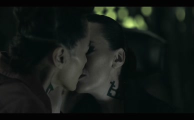 SANDRINE HOLT,CARA GEE NUDE/SEXY SCENE IN THE EXPANSE