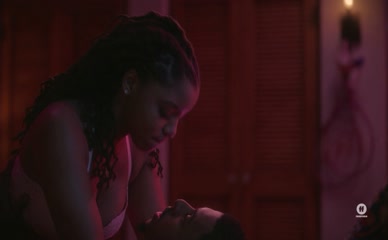 CHLOE BAILEY NUDE/SEXY SCENE IN GROWN-ISH