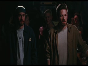 JOEY LAUREN ADAMS NUDE/SEXY SCENE IN CHASING AMY