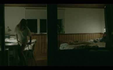 EVA MELANDER NUDE/SEXY SCENE IN SNOW ANGELS