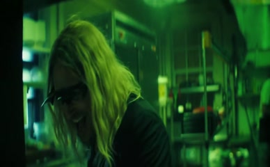 SHARON PFEIFFER NUDE/SEXY SCENE IN THE BEACH BUM