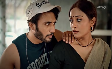 SATARUPA PYNE,JOYITA CHATTERJEE NUDE/SEXY SCENE IN LONDON DREAMS