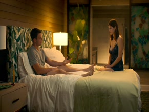 ALEXANDRA DADDARIO in THE WHITE LOTUS (2021-)