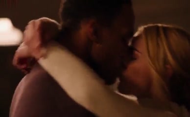 BRIANNE HOWEY NUDE/SEXY SCENE IN GINNY & GEORGIA