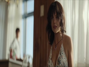 EMILY ALYN LIND NUDE/SEXY SCENE IN WE WERE LIARS