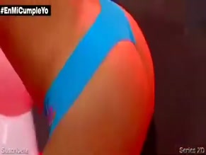 STEPHANIE VALENZUELA in LA NOCHE ES MIA (2011)
