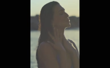 KRITI SANON NUDE/SEXY SCENE IN COCKTAIL 2
