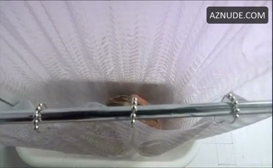 DONNA D'ERRICO NUDE/SEXY SCENE IN CANDYMAN 3