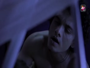 ALISHA KHAN NUDE/SEXY SCENE IN GANDI BAAT
