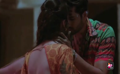 NAVNEET KAUR NUDE/SEXY SCENE IN GANDI BAAT