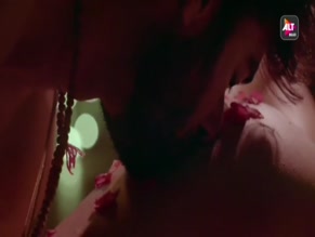 NEETU WADHWA in GANDI BAAT (2023)