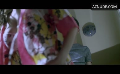 MICHELLE MUELLER NUDE/SEXY SCENE IN HALLOWEED