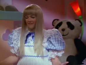 DONNA D'ERRICO NUDE/SEXY SCENE IN SABRINA, THE TEENAGE WITCH