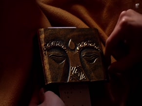 LEILA TELESFORT in LA JEUNE FILLE AUX AMANTS (2017)