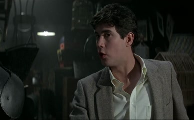 AMANDA BEARSE NUDE/SEXY SCENE IN FRIGHT NIGHT