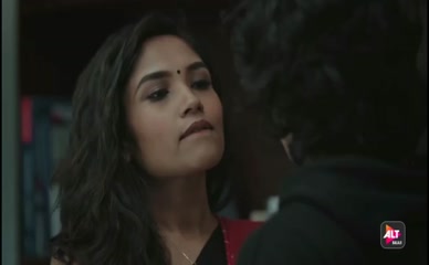 SHRUTI BAPNA NUDE/SEXY SCENE IN MEDICALLY YOURRS