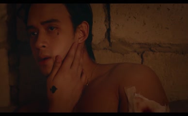 FRANKI RUSSELL NUDE/SEXY SCENE IN PABUYA