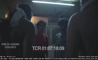 KASHMIRA SHAH NUDE/SEXY SCENE IN NAY VARAN BHAT LONCHA KON NAI KONCHA