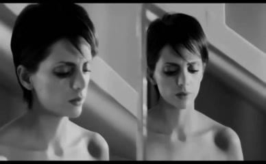 MACARENA GOMEZ NUDE/SEXY SCENE IN LA NINA