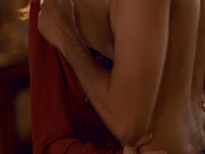 SABRINA GRDEVICH NUDE/SEXY SCENE IN GINNY & GEORGIA