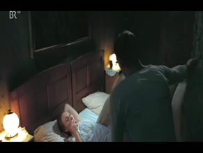ANDREA SAWATZKI in LEO UND CLAIRE (2001)